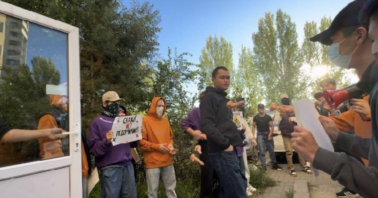 Жаңа адамдар 12 жасар қызбен жыныстық қатынасқа түспек болған педофилді ұстады