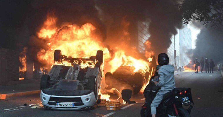 Офицер баламды өлтірмеуі керек еді – қаза болған француздық жасөспірімнің анасы