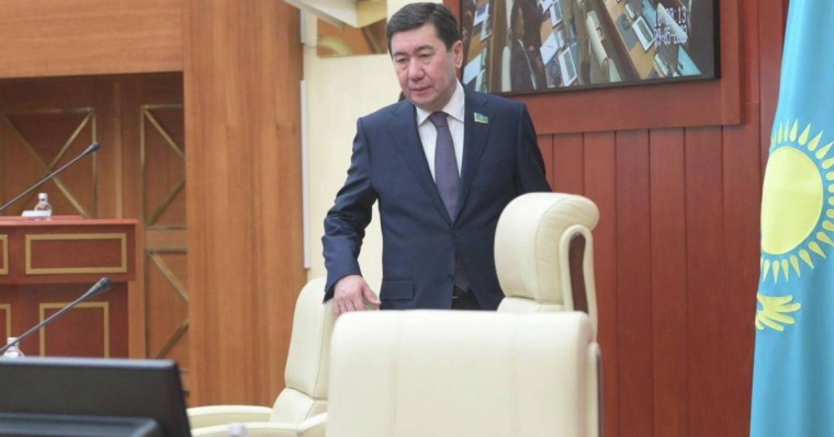 Ерлан Қошанов: Парламент отырысына келетін меморган басшыларының дайындығы өте төмен