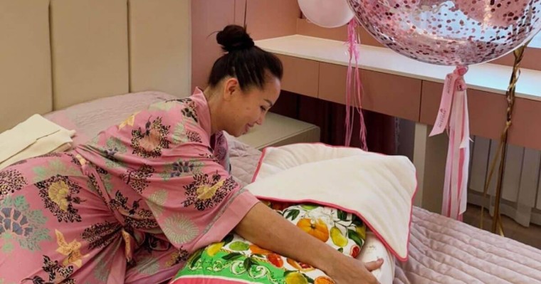 Баян Алагөзова екі қызының суррогат ана арқылы туылғанын айтты