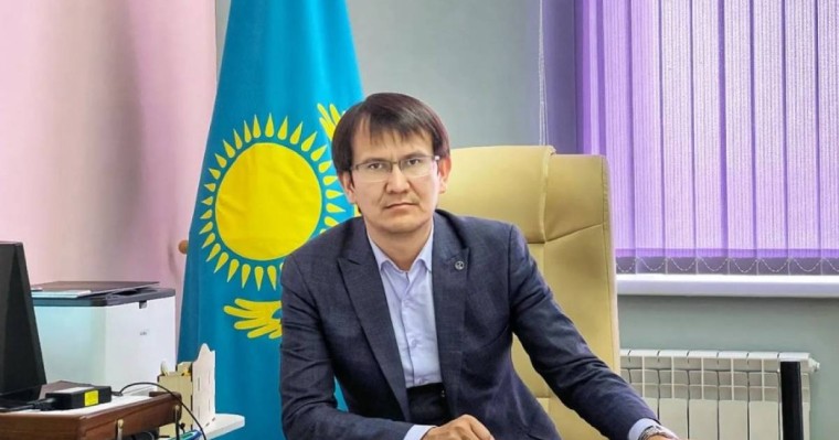 Мектептерде орыс әдебиетін оқытуды доғару керек – Аятжан Ахметжан