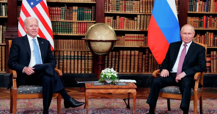 Байден Путинмен қандай тақырыптарды талқылағанын айтты