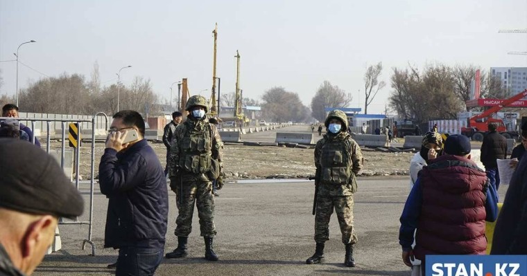 "Блок-бекетті күзеткен полицейлер емес, кабинетінде отырғандар үстемақы алған": Алматы облыстық ПД басшысы пікірі білдірді - Қазақстан жаңалықтары