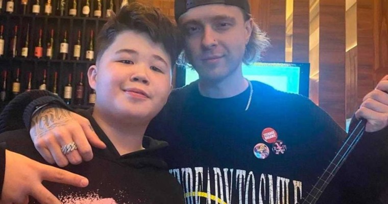 Егор Кридке домбыра сыйлаған қазақ баласы кім?