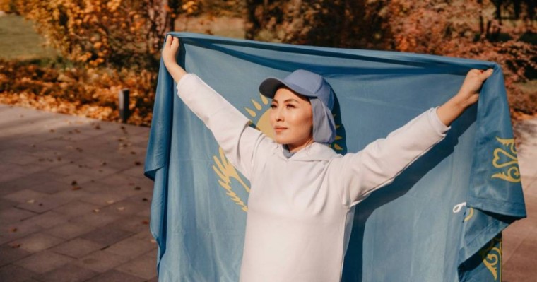 «Халық онлайн әлемге өздері өздерін алдап келеді»: Блогер боламын десеңіз...