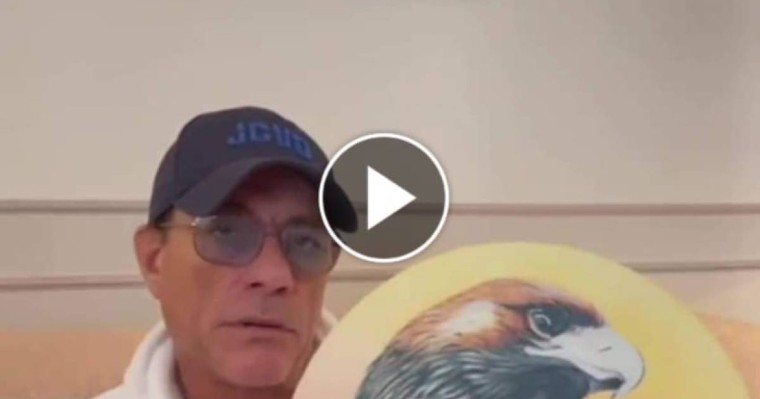 Жан-Клод Ван Дамм қолсыз туылған қазақстандық суретшінің туындысына ерекше баға берді