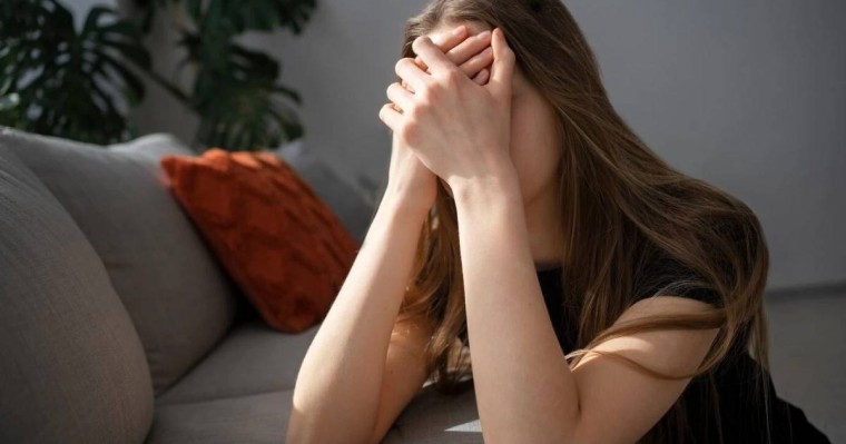 14 жастағы ақтөбелік қыз ағаларының алты жыл бойы зорлап келгенін айтты: Ал полиция күдіктілерді босатып жіберген