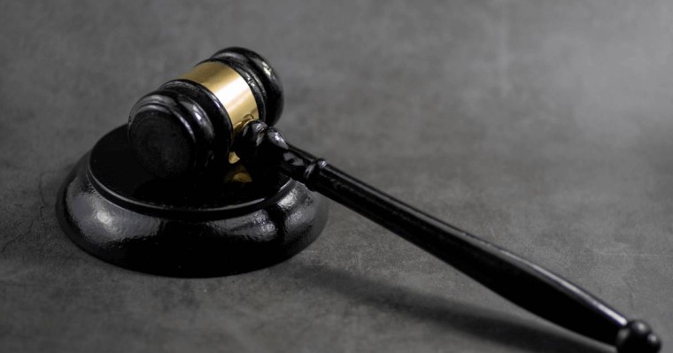 БҚО-да туған анасын аса қатыгездікпен өлтірген жасөспірім сотталды