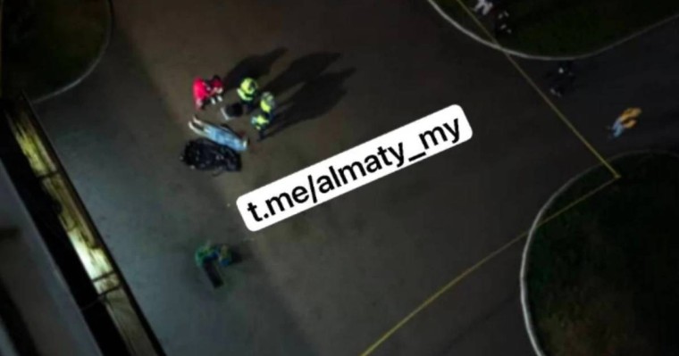 Алматыдағы Манхэттен тұрғын үй кешенінде бойжеткен 14-қабаттан секіріп кетті