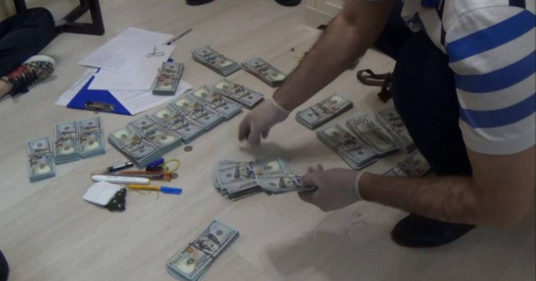 2 көлік сатып алған. “Қостанай-Алматы” пойызынан жолаушы 116 млн теңгесін ұрлатты