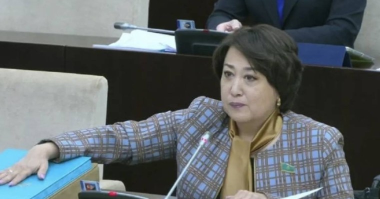 Сенат депутаты Ләззат Қалтаеваның өкілеттігі тоқтатылды