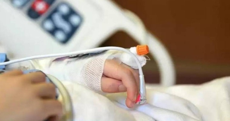 Бала комада жатыр: Ақтауда баланың үстіне футбол қақпасы құлады