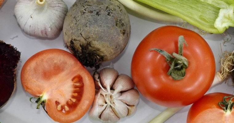 Дәрігер коронавируспен ауырған науқастар үшін пайдалы тағамдарды атады