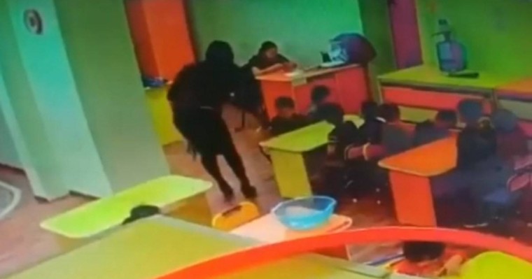 "Балаларды ұрады, қорқытады": Щучинсктегі балабақшада түсірілген видео желіні дүр сілкіндірді