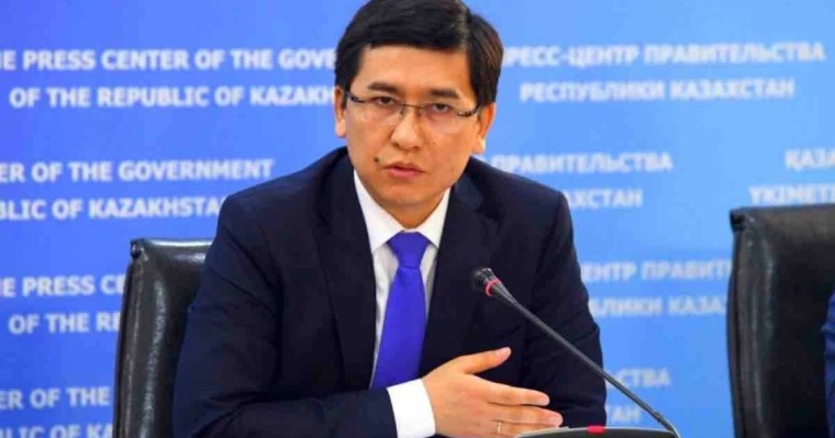 “Ақылға қонымсыз”: Аймағамбетов мұғалімдердің сабақ барысын видеоға түсіріп, желіде бөлісуін сынады