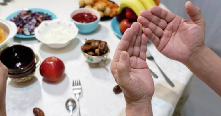 "Оразаңды бұзсаң, Iphone 13 беремін": Дін өкілдері желіде тараған видеоға қатысты пікір білдірді