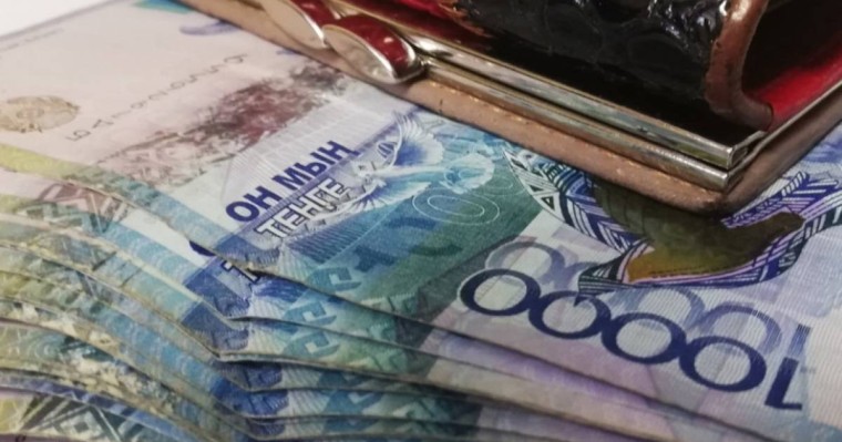 Зейнетақыны мерзімінен бұрын алуға болады: Парламент заң қабылдады