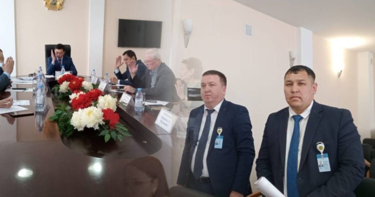 Қызметтік көлікті алты ай бойы туысына беріп қойған әкім жазадан құтылды