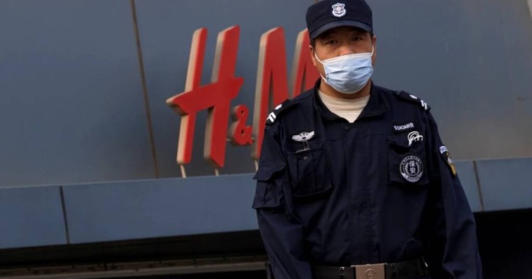 Ұйғыр тұтқын терген мақта: H&M, Nike Қытайдағы мұсылмандарға қолдау білдірді