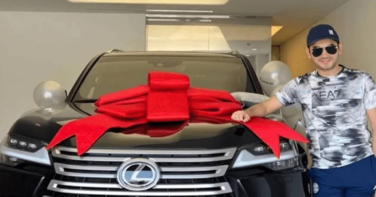 "Еңбектің жемісі": Қуандық Рахым көпшілікке су жаңа көлігін көрсетті (фото)