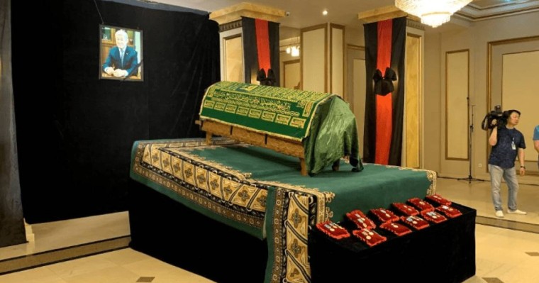 "Күзде той жасаймын деген жоспары бар еді": Алматыда Бердібек Сапарбаевты ақтық сапарға шығарып салу рәсімі өтті