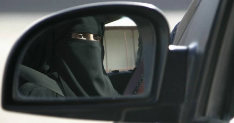 “Бізбен сөйлеспеңіздерші!” - желіде никабтағы қыз таксистерге үндеу жасады