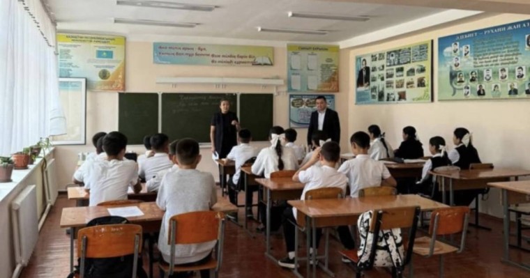 Келесте зорланған 13 жастағы оқушы қыз босанып, мектепке бара алмай отыр - Динара Зәкиева