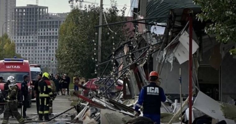 Астанада дәмханалардың бірінде газ баллоны жарылды (ФОТО)