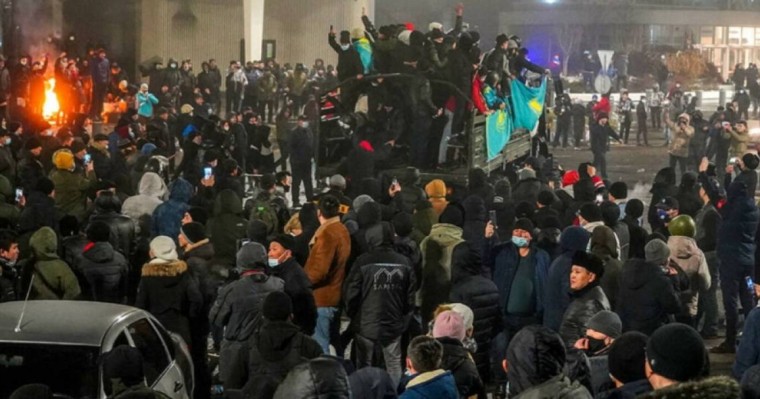 Қаңтардағы тәртіпсіздікке қатысушыларға 100 дoлларға дейін ақша төленген