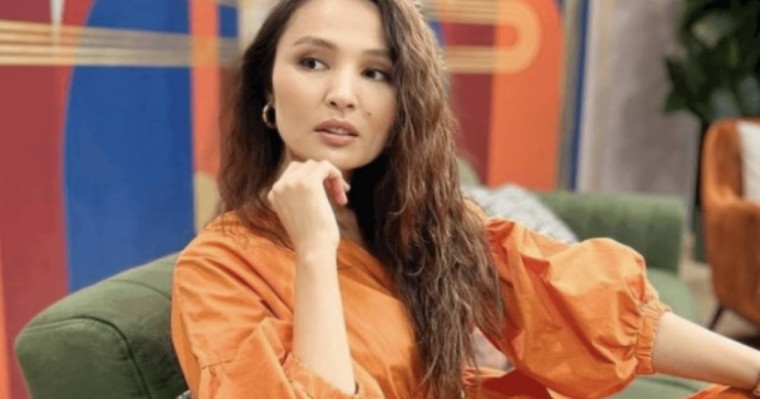 “Бірнеше құжатқа қол қойдырды” - Жұлдыз Әбдукәрімова ең жақын адамын сотқа бермек