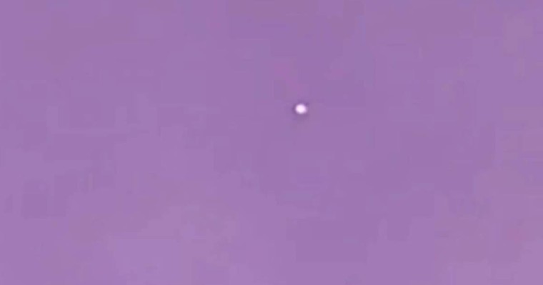 "Үлкен шарға ұқсайды": Аспаннан НЛО байқалған (ВИДЕО)