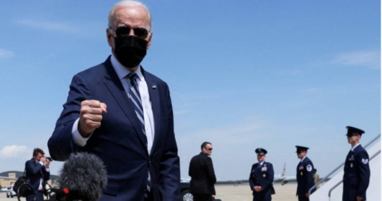 Байден Украинаға баруға дайын екенін айтты