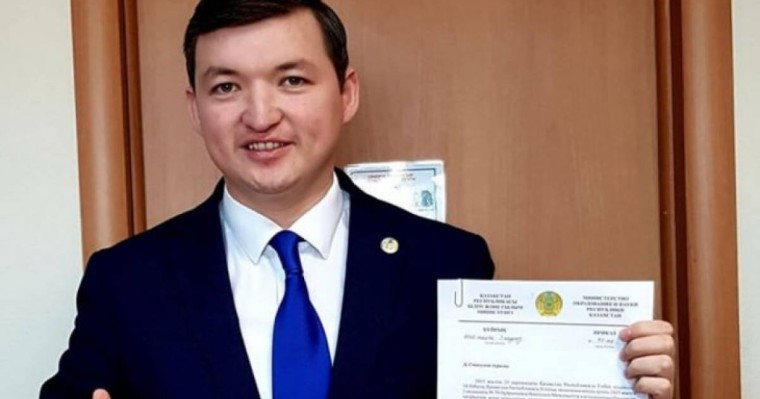 ҰБТ-ны әділ өткізуге тырысқан Ұлттық тестілеу орталығының басшысы қызметінен кетті