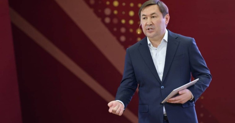 Мұрат Әйтенов Әл-Фараби ауданы тұрғындарына өткен жылды қорытындылап есеп берді