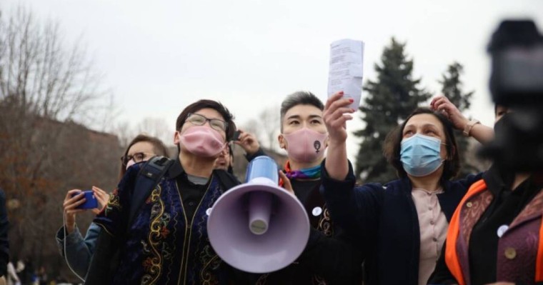 Шымкентте ЛГБТ белсенділері ұсталып, қамауға алынды (видео)