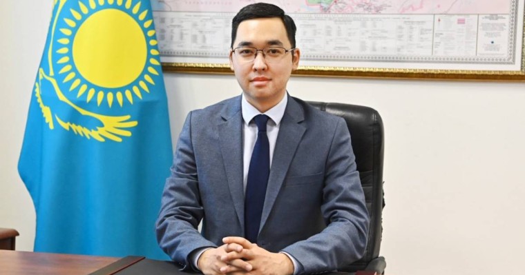 Жап-жас жігіт. ҚР Президентінің баспасөз хатшысы тағайындалды