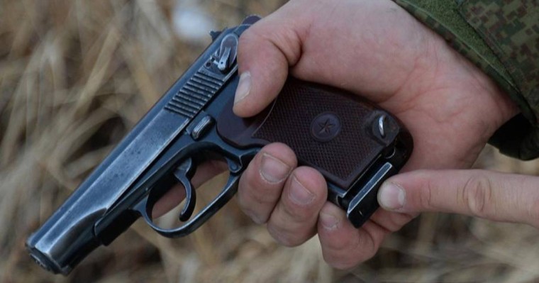 Оқталмаған деп ойлаған: Петропавл тұрғыны тапаншамен алдымен досын, кейін өзін атып салды