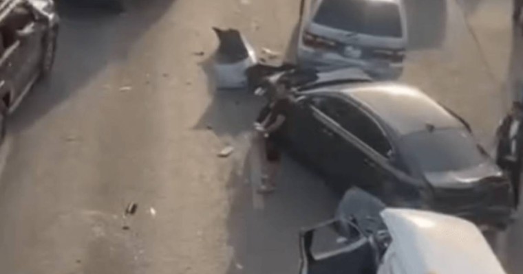 «Жүргізушінің денсаулығы нашарлаған»:  Алматыда бір мезетте он көлік соқтығысты (ВИДЕО)