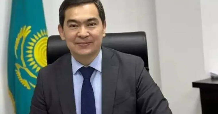 Қызылордалық шенеунік кәсіпкерлерді ұлының оқу ақысын төлеуге мәжбүр еткен