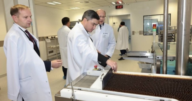 Олжас Бектенов Шымкентте ауыл шаруашылығы, тамақ және фармацевтика өнеркәсібінің дамуымен танысты