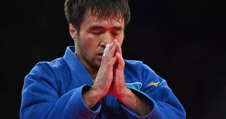 Анам бір тостақ ұн үшін біреудің үйін тазалап жүретін – Елдос Сметов