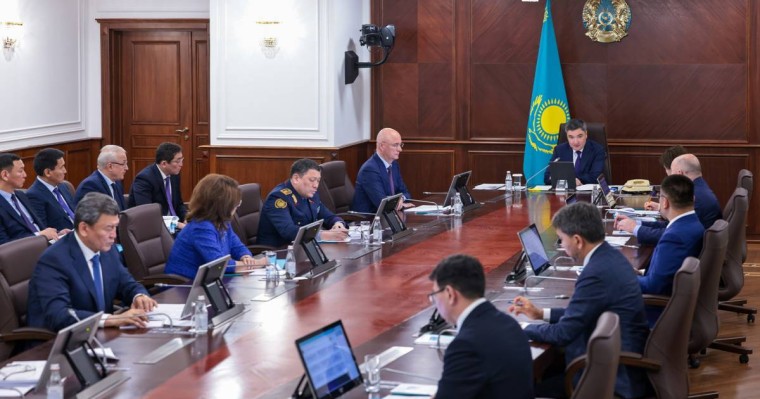 Олжас Бектенов Құқық бұзушылықтың алдын алу жөніндегі ведомствоаралық комиссияның отырысын өткізді