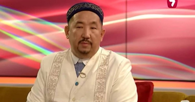 “Әйеліме Tiffany сыйламаймын”: Нұрлан имам көп әйел алуға қатысты ойын бөлісті