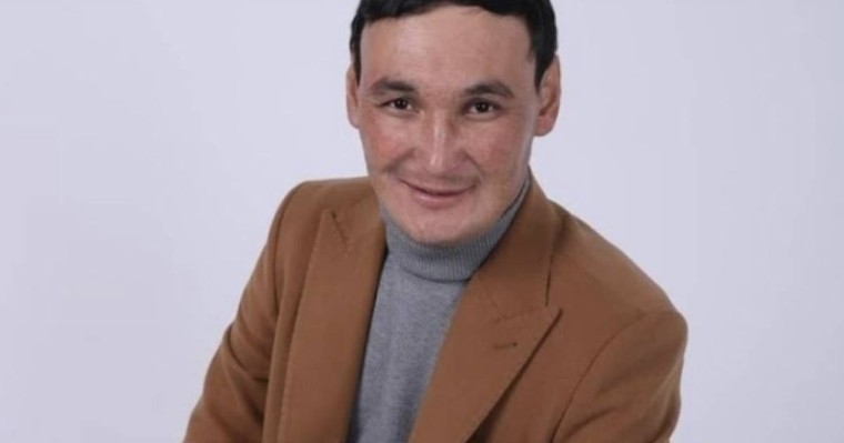 Атышулы блогер Мұрат Әбділдә бостандыққа шықты