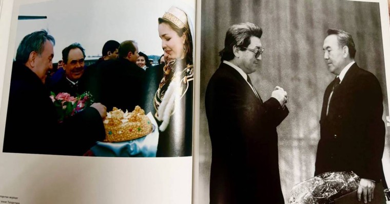 “149 мың теңгеге қойылған” - Маркетплейстерде Назарбаевтың фотоальбомы сатылып жатыр