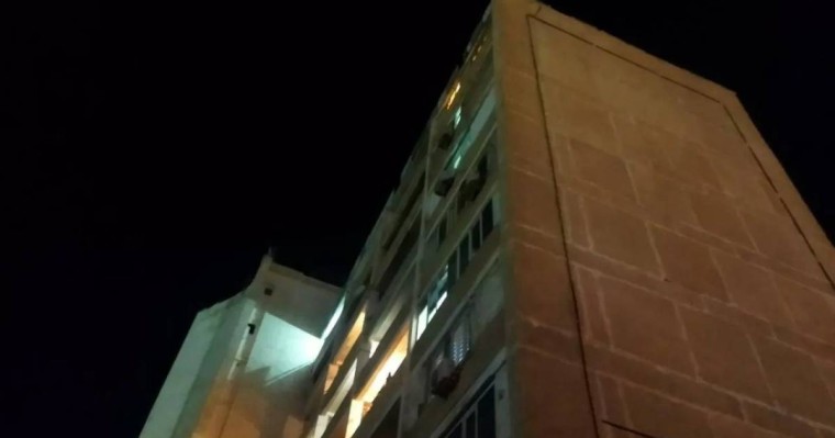 Алматыда 18 жастағы қыз 9-қабаттан құлап, тірі қалды