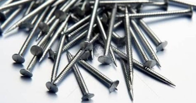 Шымкентте бір жасар бала 4 сантиметрлік шегені жұтып қойған