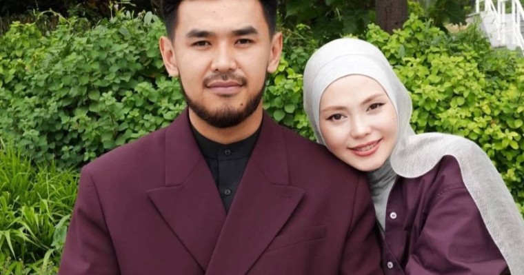 "Табалдырық көрген әйел": Абай Асылхан өзінен 8 жас үлкен екі баласы бар әйелге қалай үйленгенін айтып берді