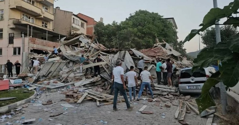 Түркияда тағы да жойқын жер сілкінісі болып, ғимараттар қирады