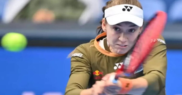 Рыбакина Токио турнирінің жартылай финалында ойнаудан бас тартты